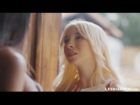 ❤️ A nena chega a casa uns meses despois e acaba comendo o coño da súa madrastra ❤️ Porno en nós ﹏
